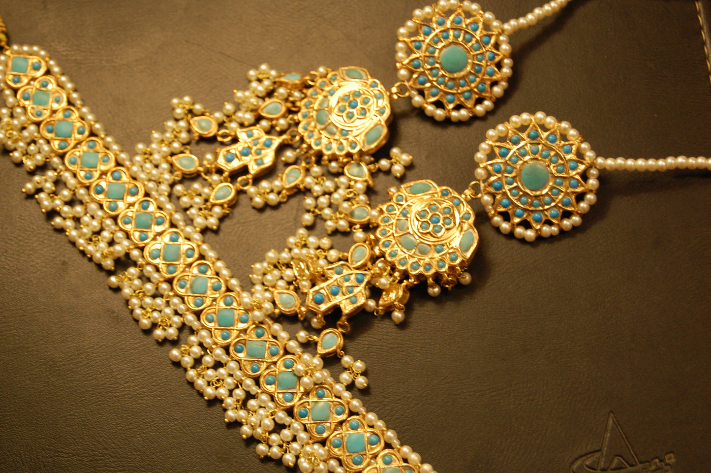 FEROZA & PEARLS CHOKER SET