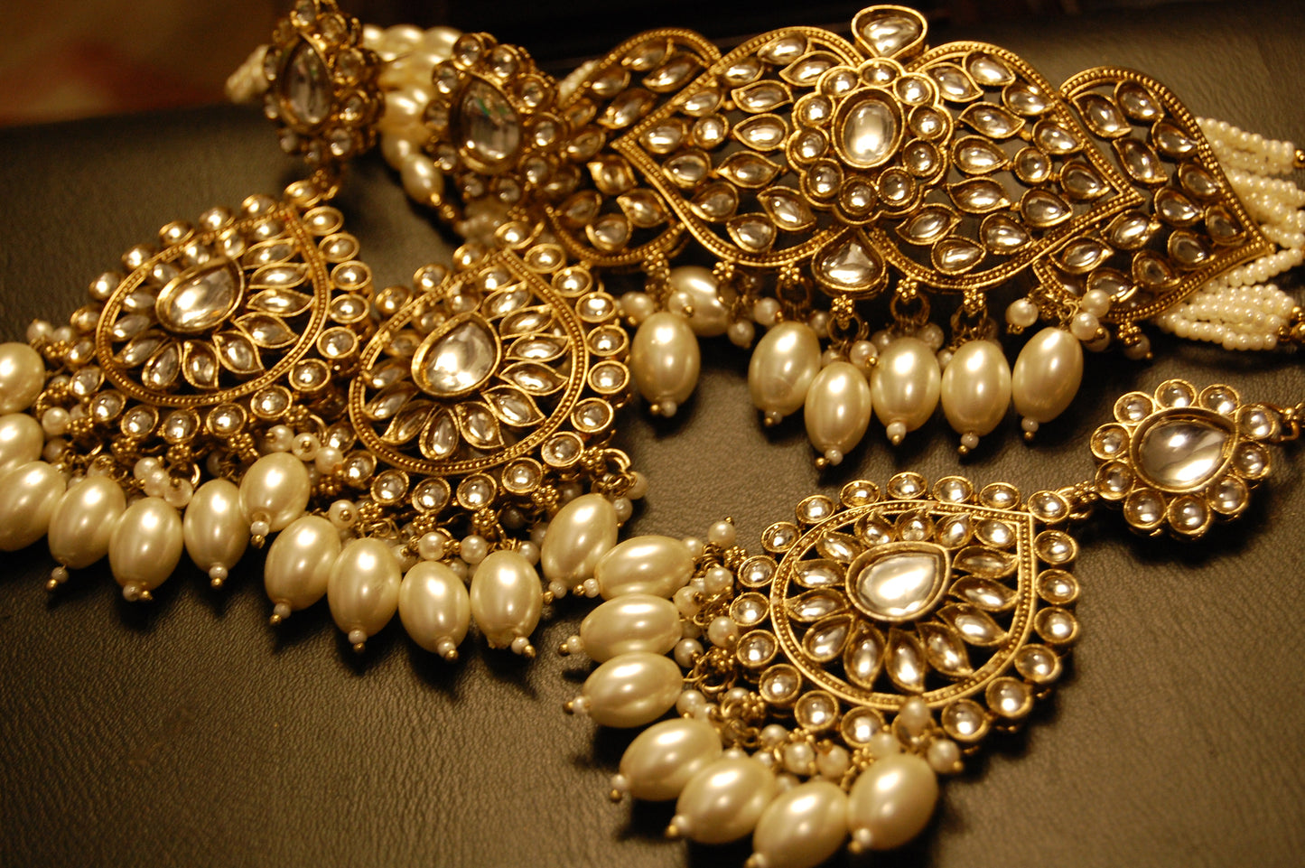 KUNDAN CHOKER SET