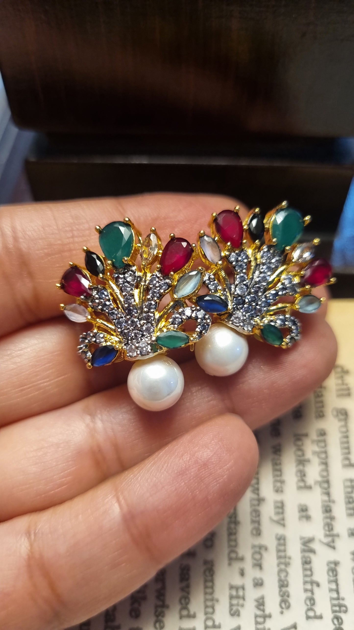 MULTI EARRINGS WITH PEARLS