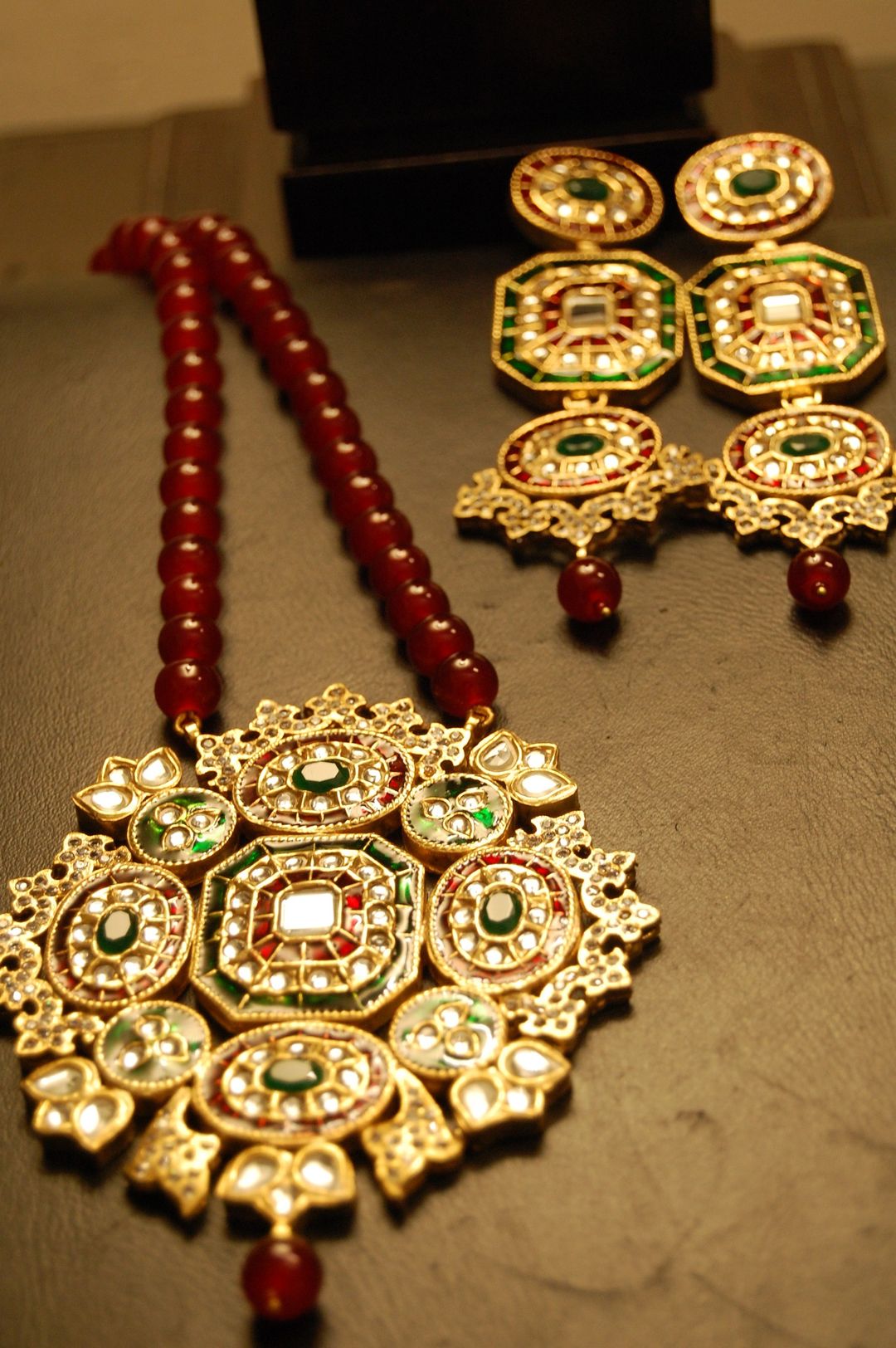 TRADITIONAL MEENA & KUNDAN MALA SET IN RED & GREEN