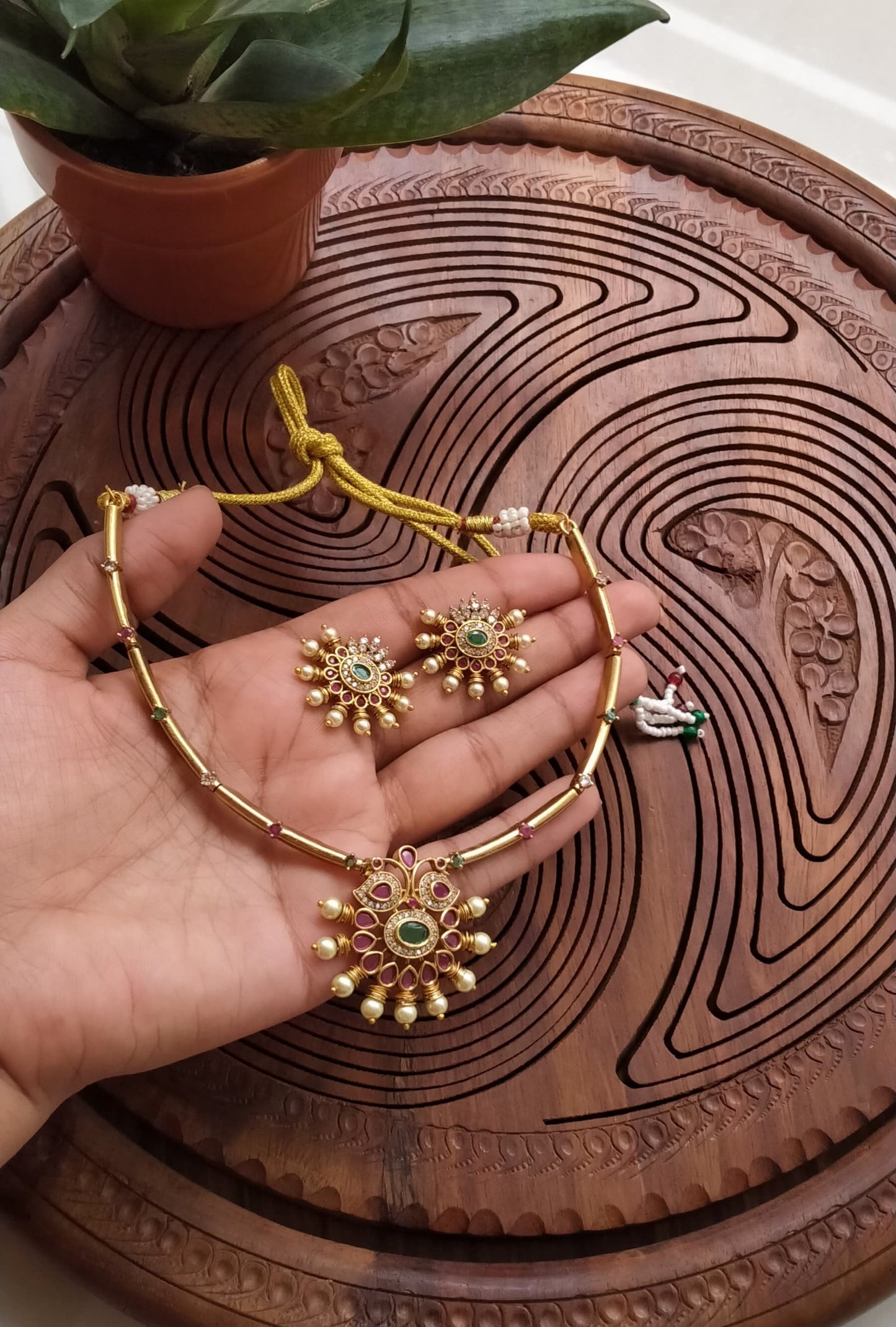 SOUTH INDIAN NECKLACE SET