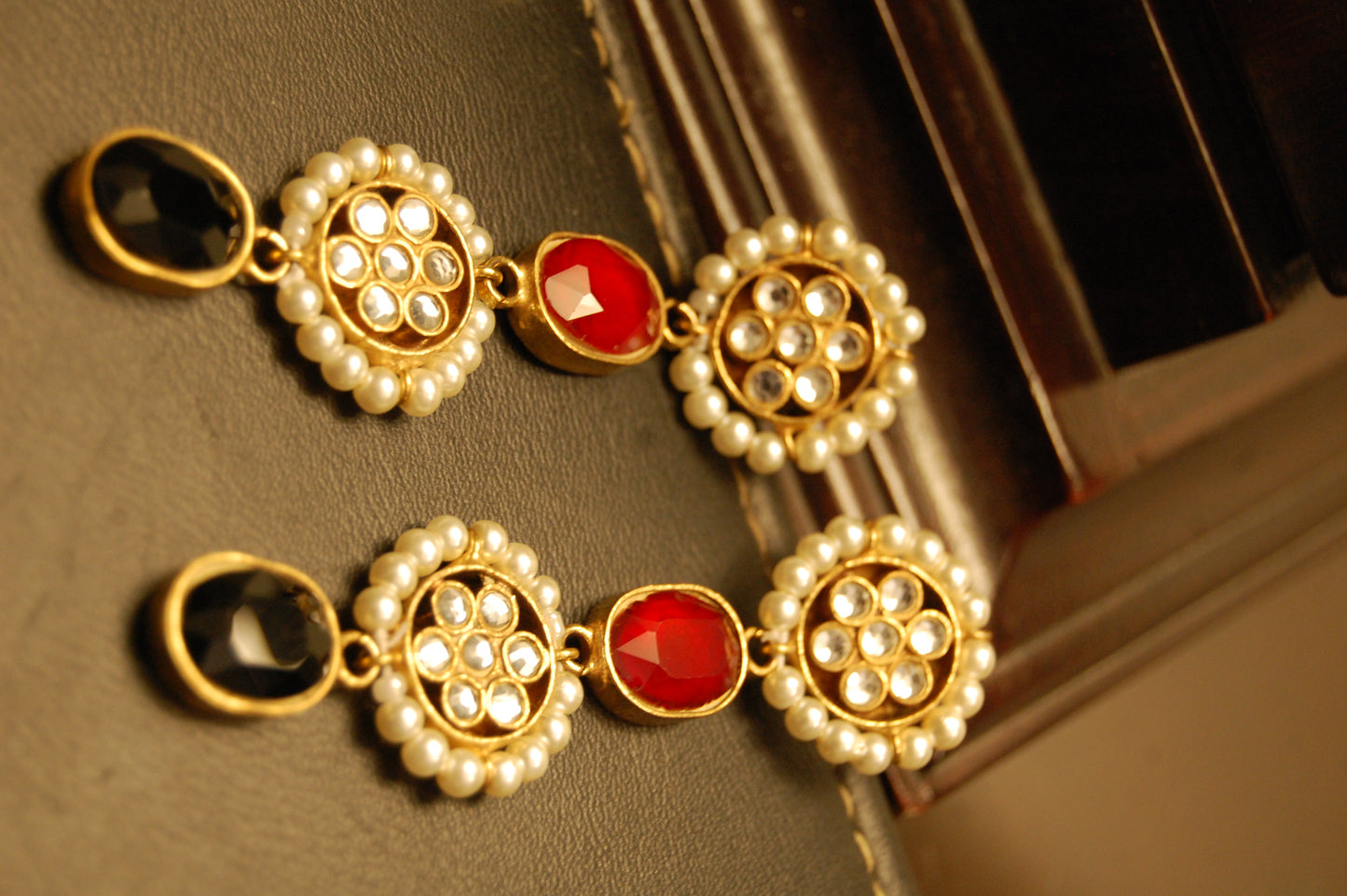 EARRING IN KUNDAN WITH RED & BLACK STONES
