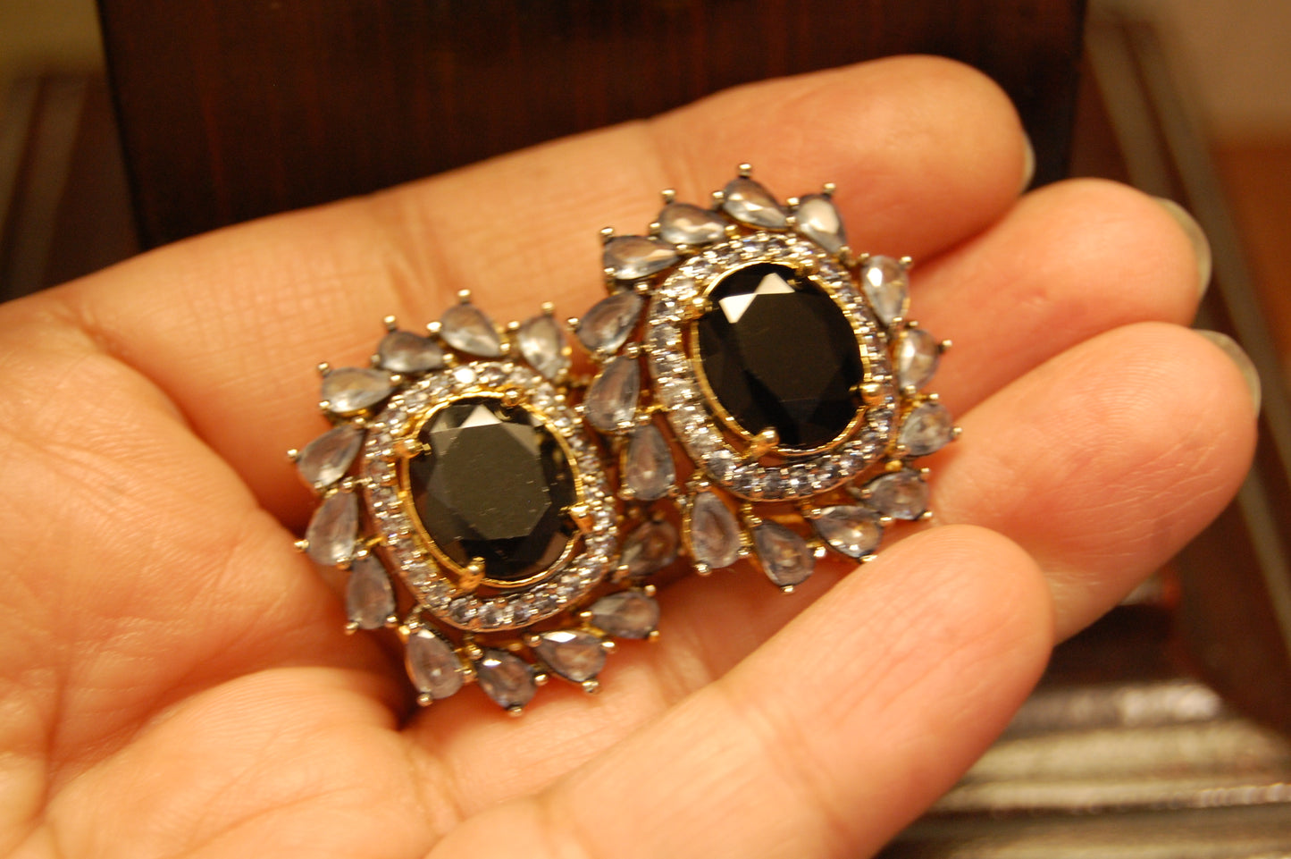 BLACK & GREY EARRINGS