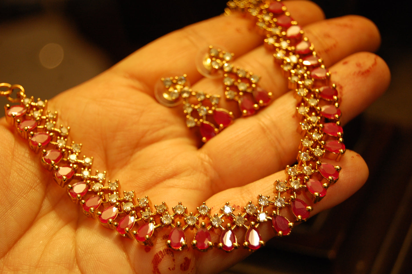 DELICATE RED & ZIRCON SET