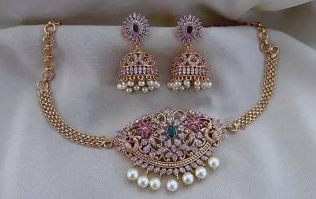 ELEGANT SOUTH INDIAN NECKLACE SET