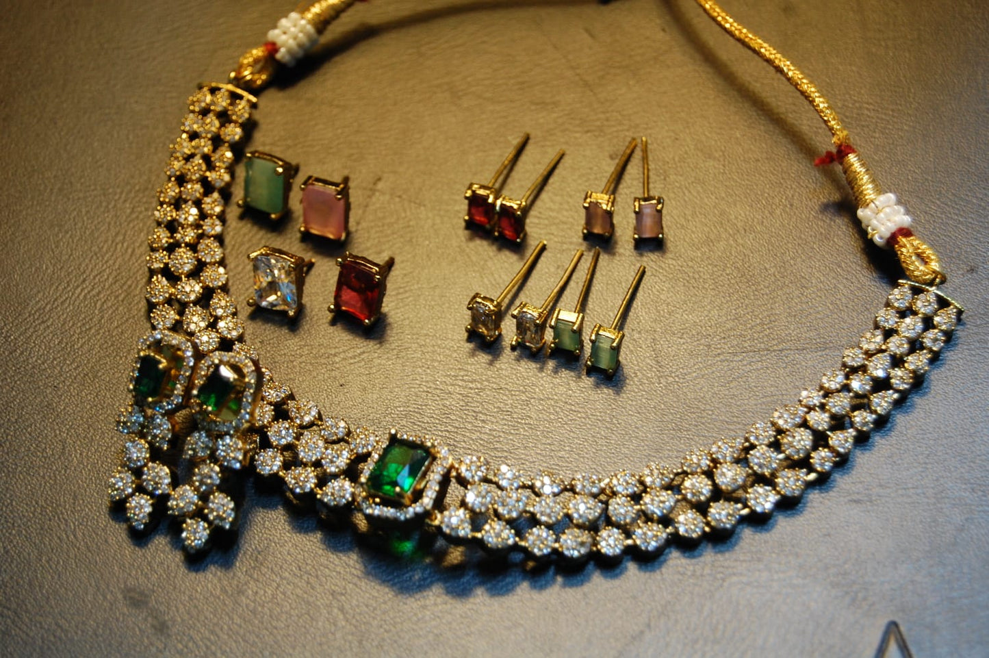 CHANGEABLE EARRINGS & NECKLACE SET