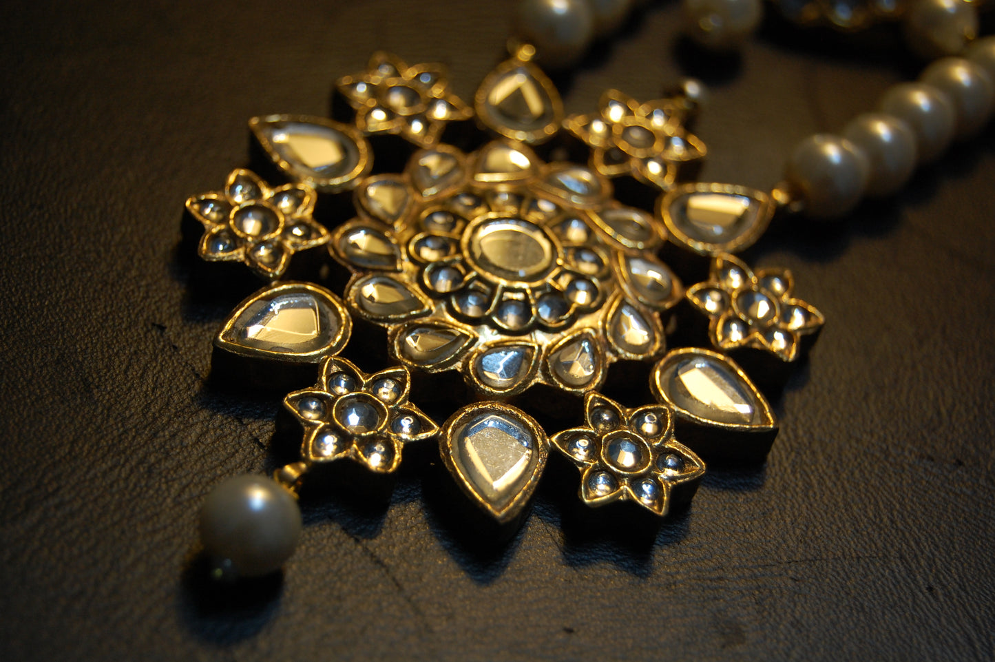 KUNDAN & PEARL MALA SET