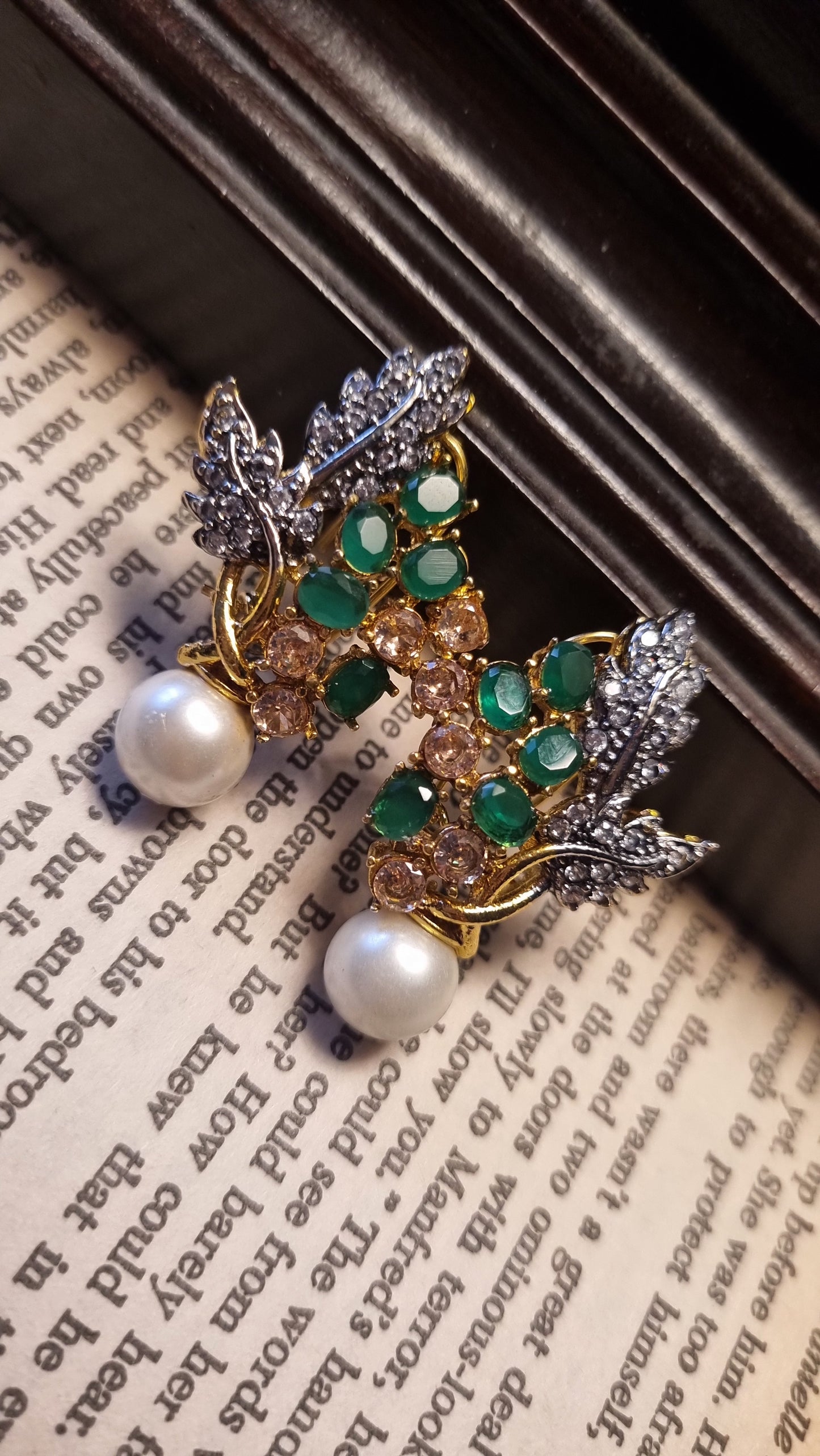GREEN & ZIRCON EARRINGS