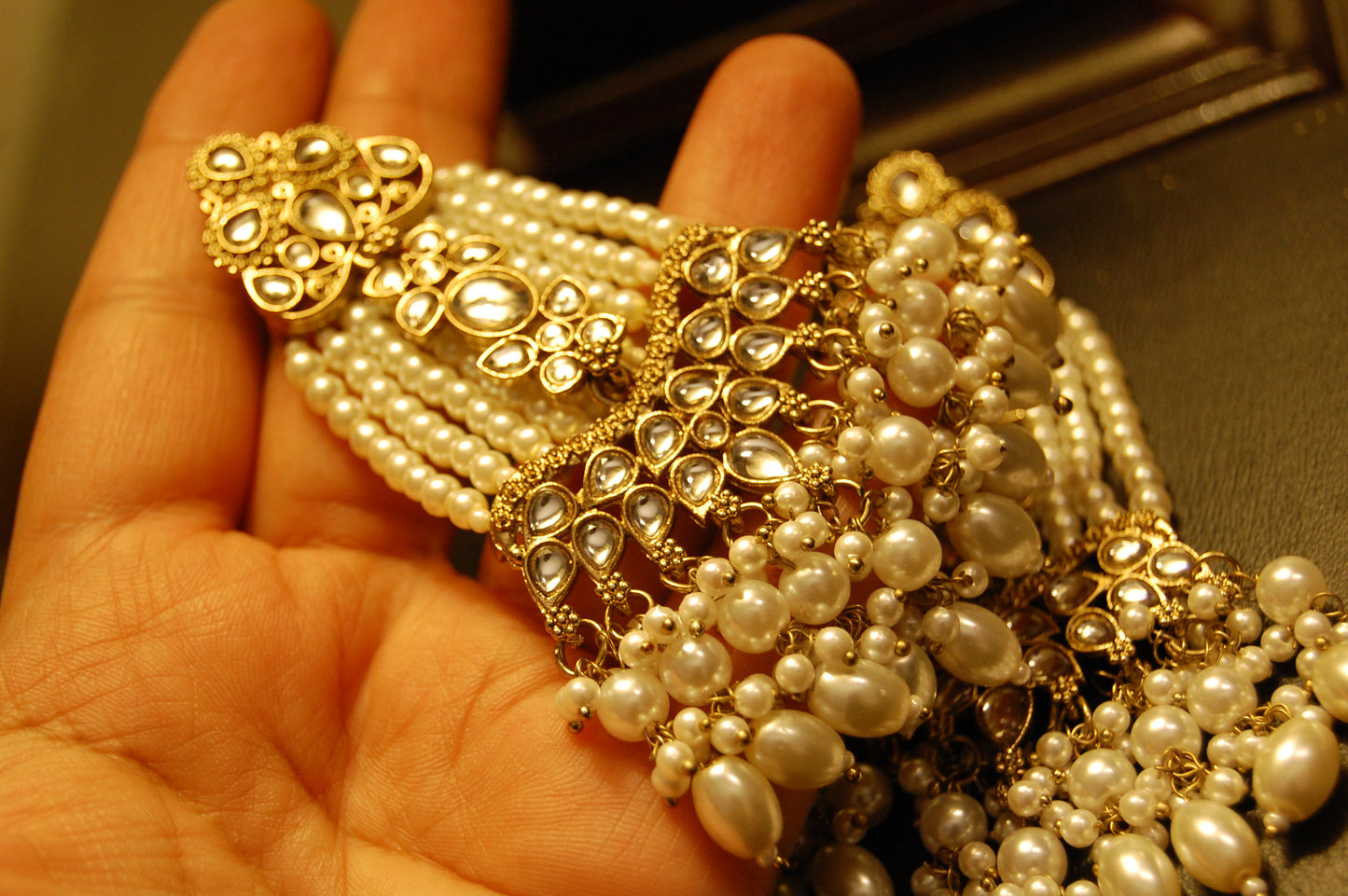 JHOOMAR STYLE EARRINGS IN KUNDAN & PEARLS