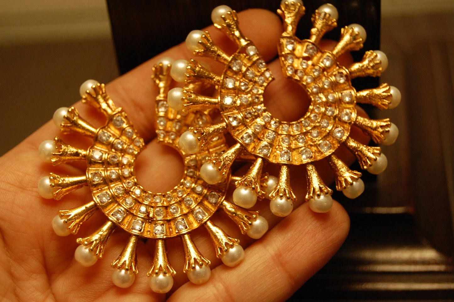 TRENDY EARRINGS IN ZIRCONS & PEARLS