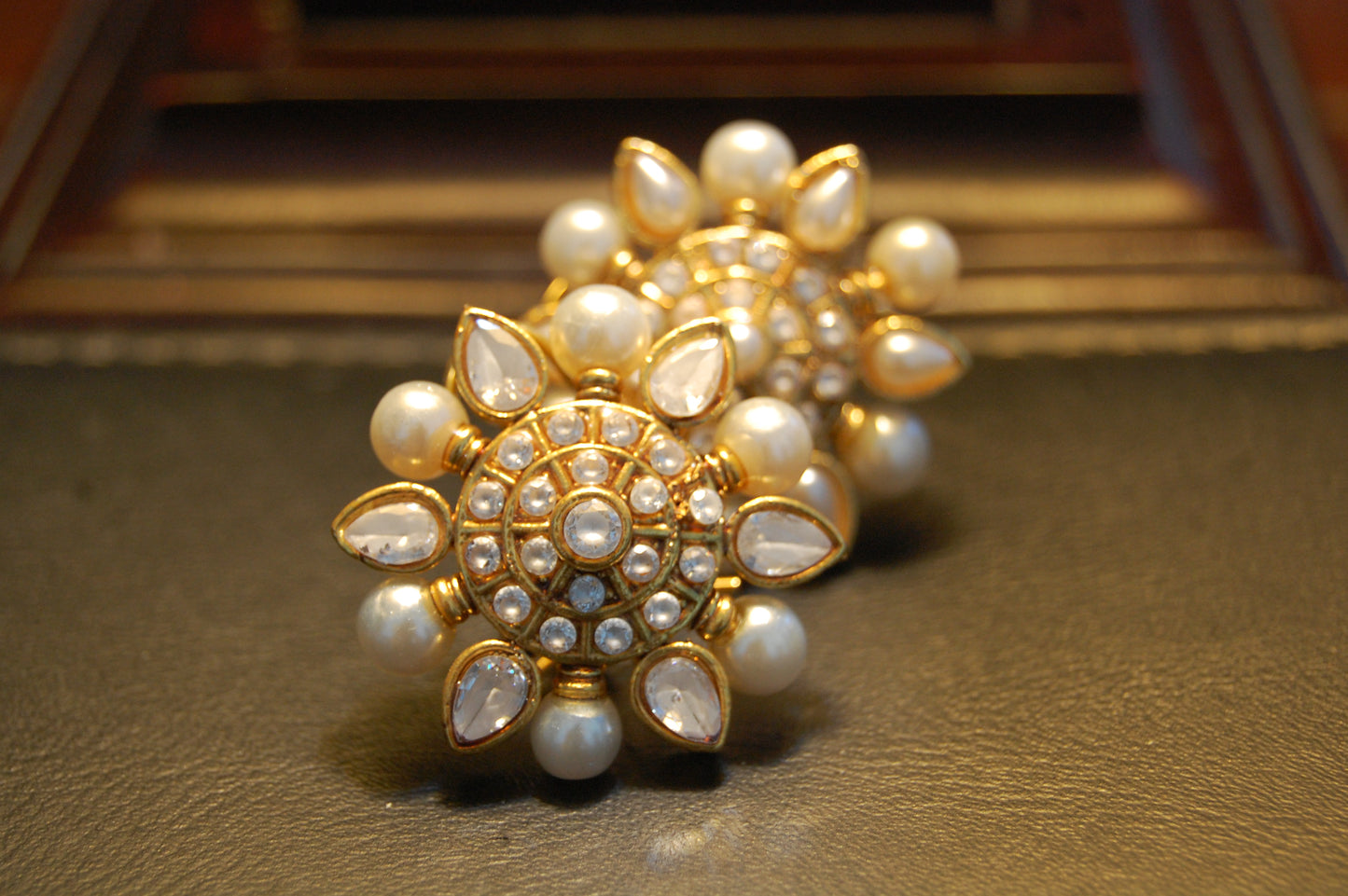 ZIRCON WITH PEARLS EARRINGS