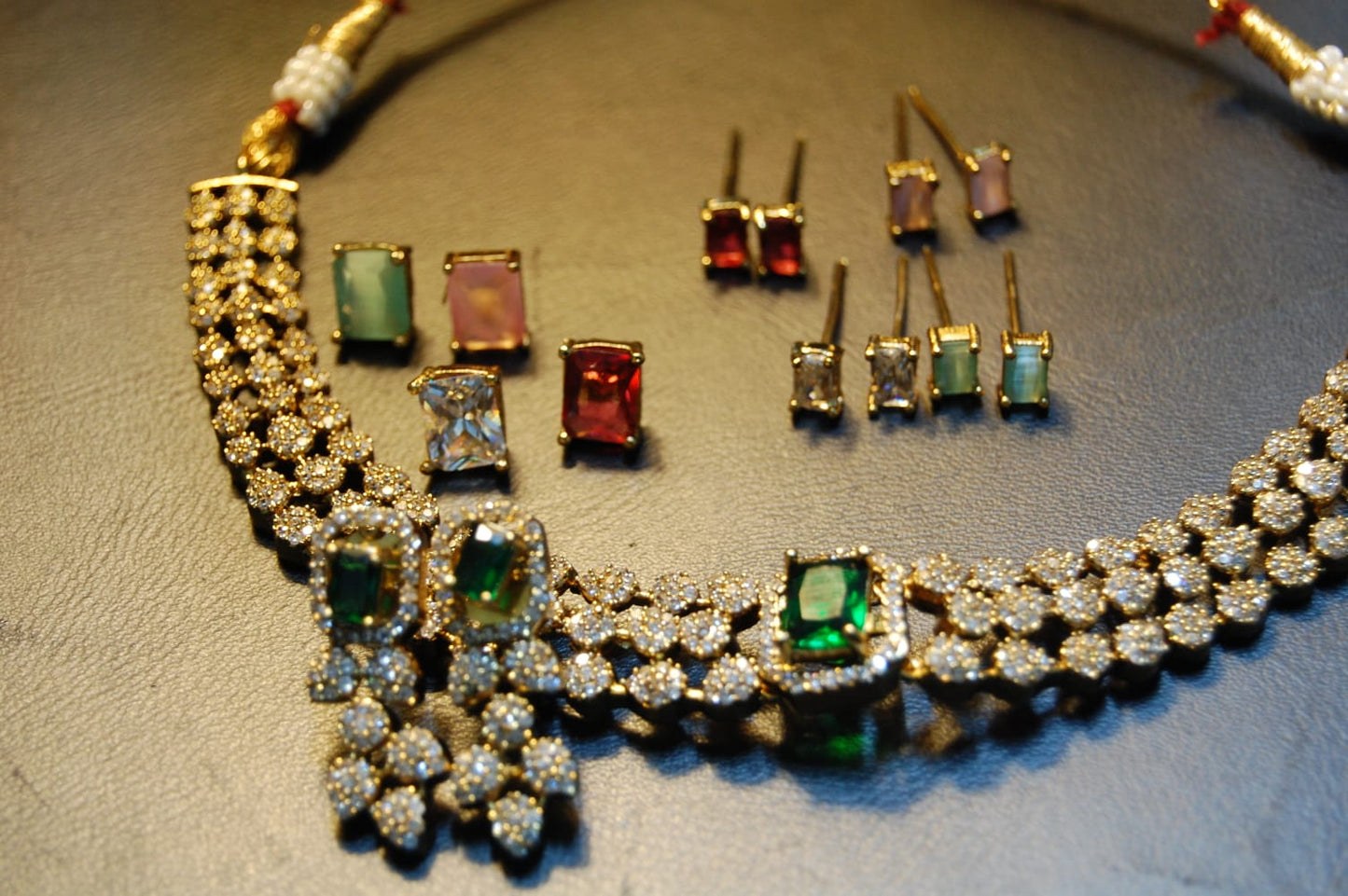 CHANGEABLE EARRINGS & NECKLACE SET