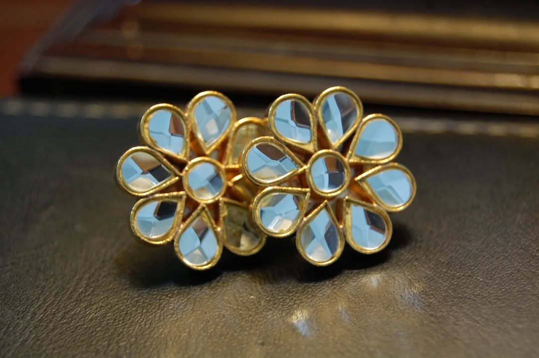 Floral kundan earrings