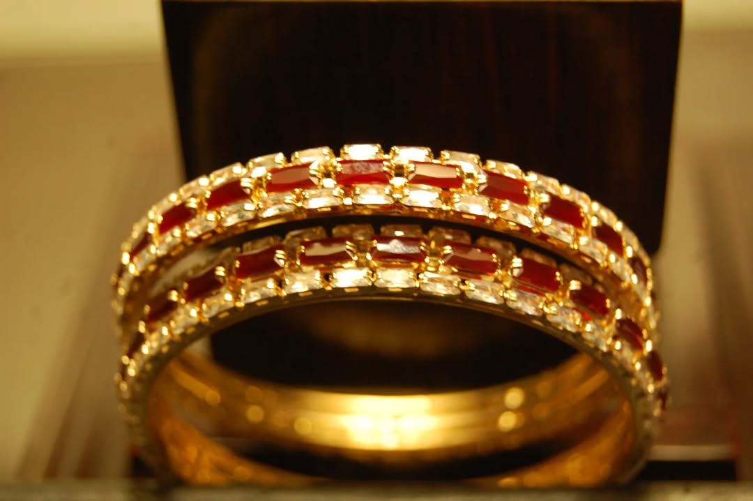 PAIR OF RED & ZIRCON BANGLES IN GOLDEN BASE