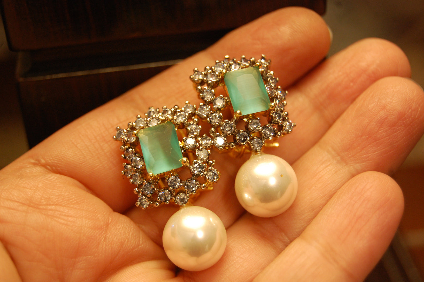 JADE GREEN PEARL EARRINGS