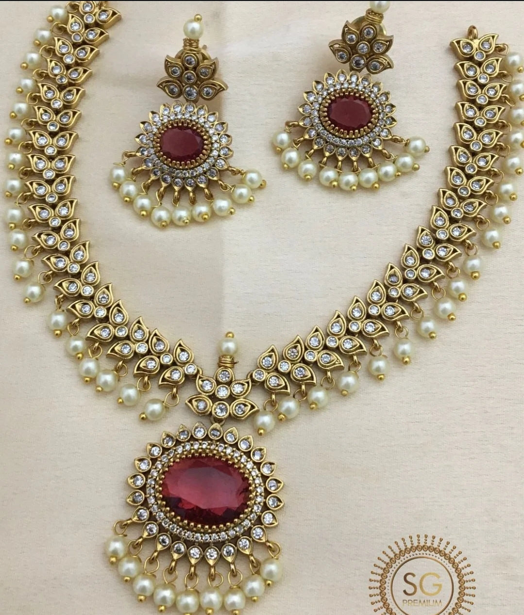 SOUTH INDIAN NECKLACE SET IN RED