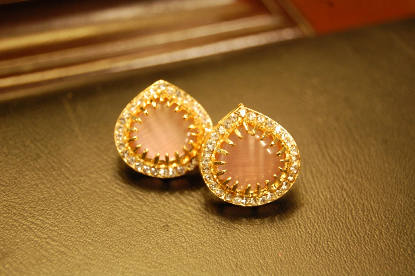 SMALL PINK EARRINGS WITH ZIRCONS