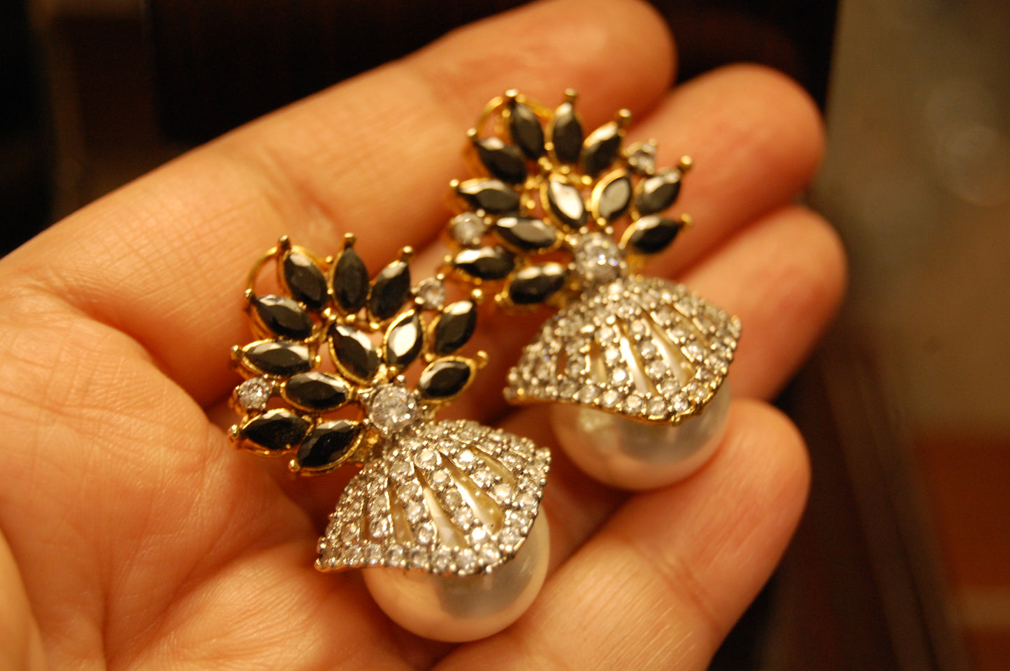 Elegant black zircon earrings