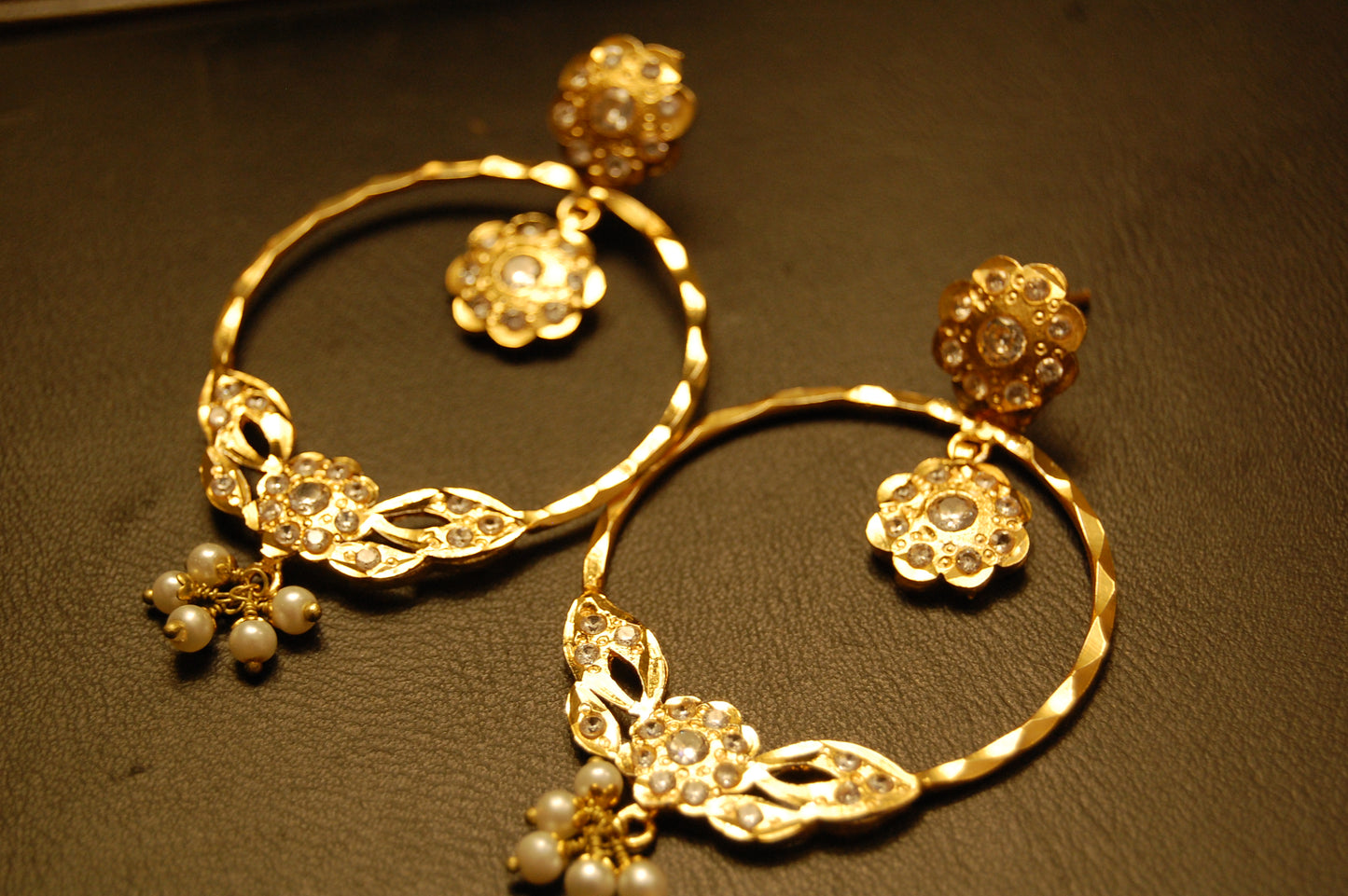TRADITIONAL BALAS IN ZIRCONS