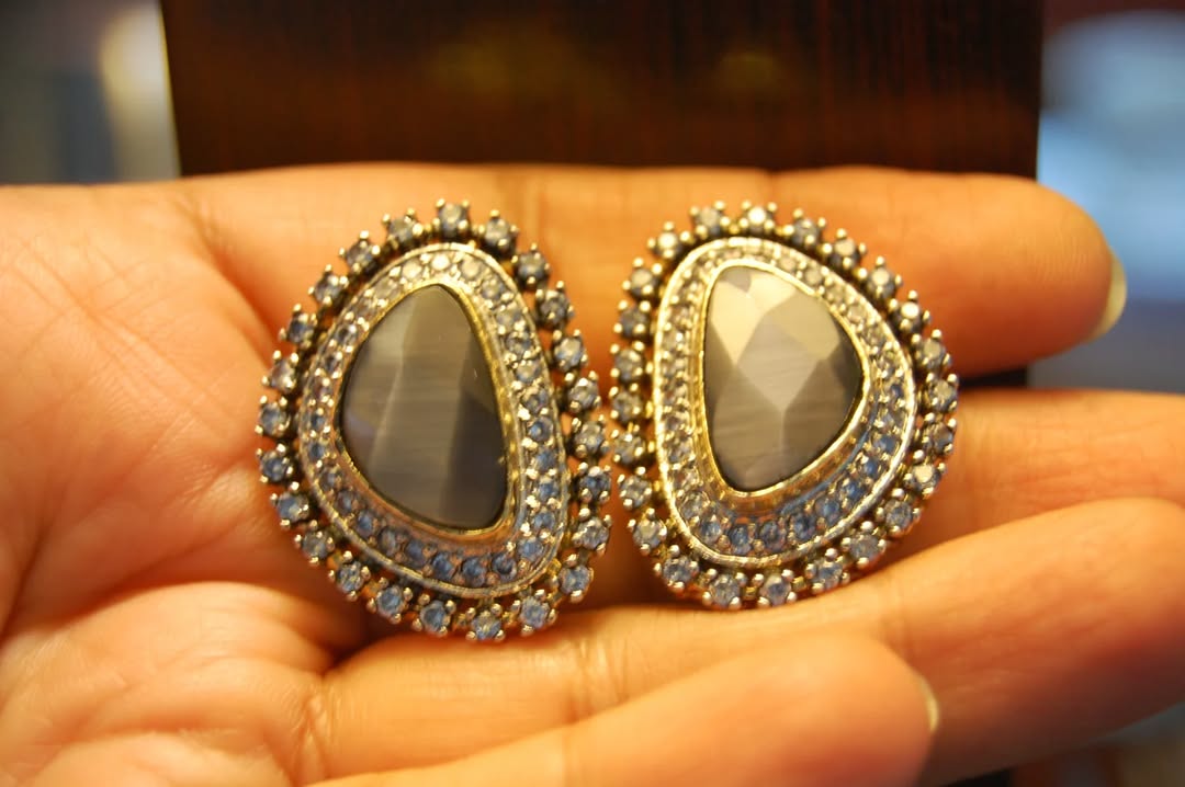 GREY ZIRCON EARRINGS