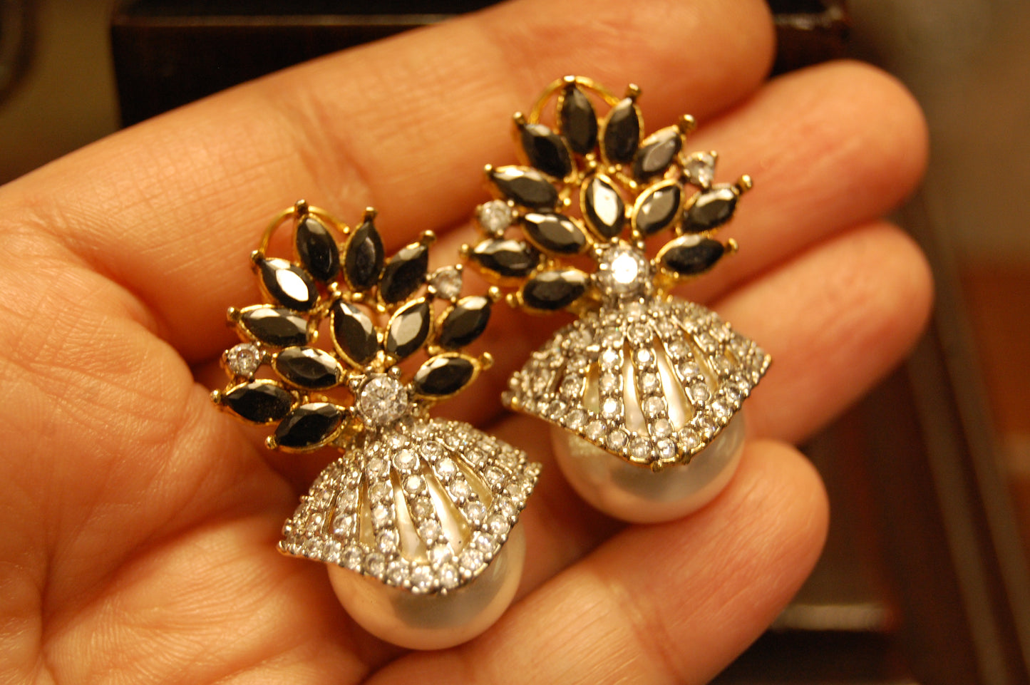 Elegant black zircon earrings