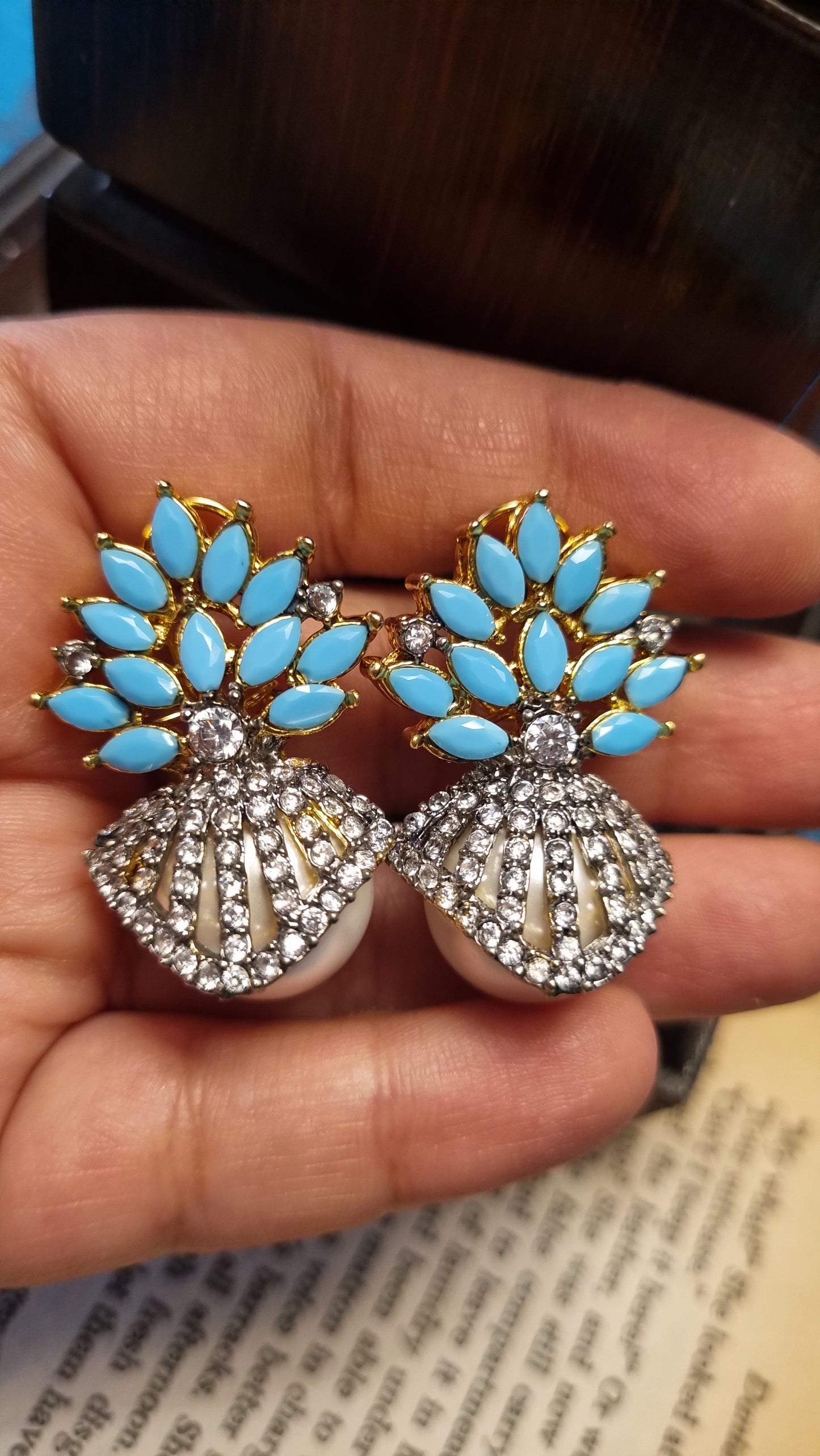 PEARL EARRINGS WITH FEROZY STONES