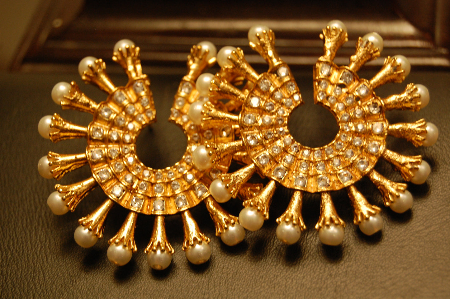 TRENDY EARRINGS IN ZIRCONS & PEARLS