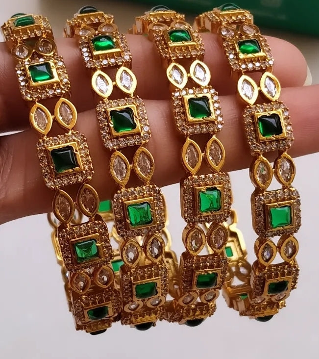 PAIR OF SOUTH INDIAN BANGLES IN GREEN