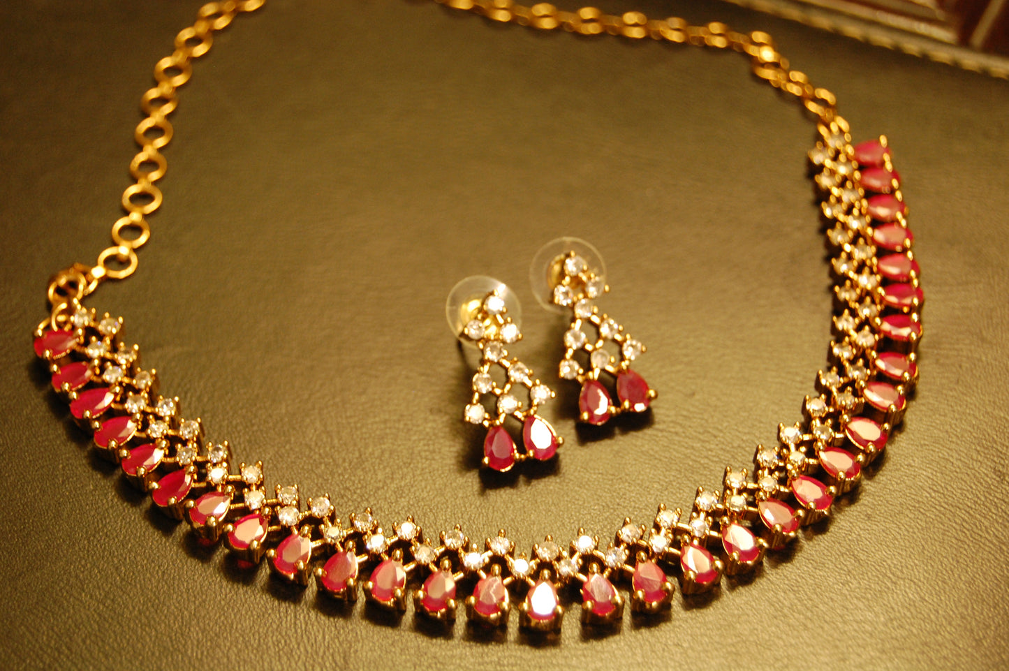DELICATE RED & ZIRCON SET