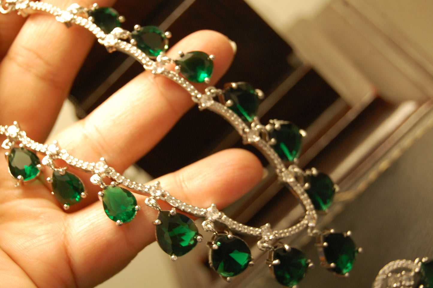 ELEGANT AMERICAN DIAMOND SET WITH EMERALD GREEN