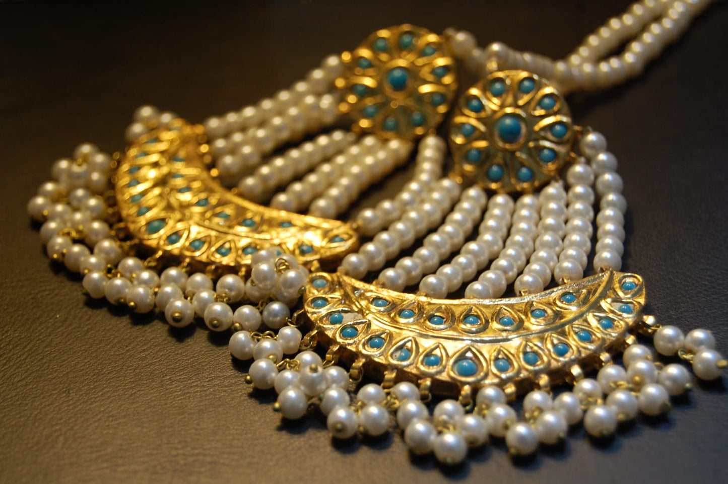 JHOOMAR STYLE EARRINGS IN PEARLS & FEROZA