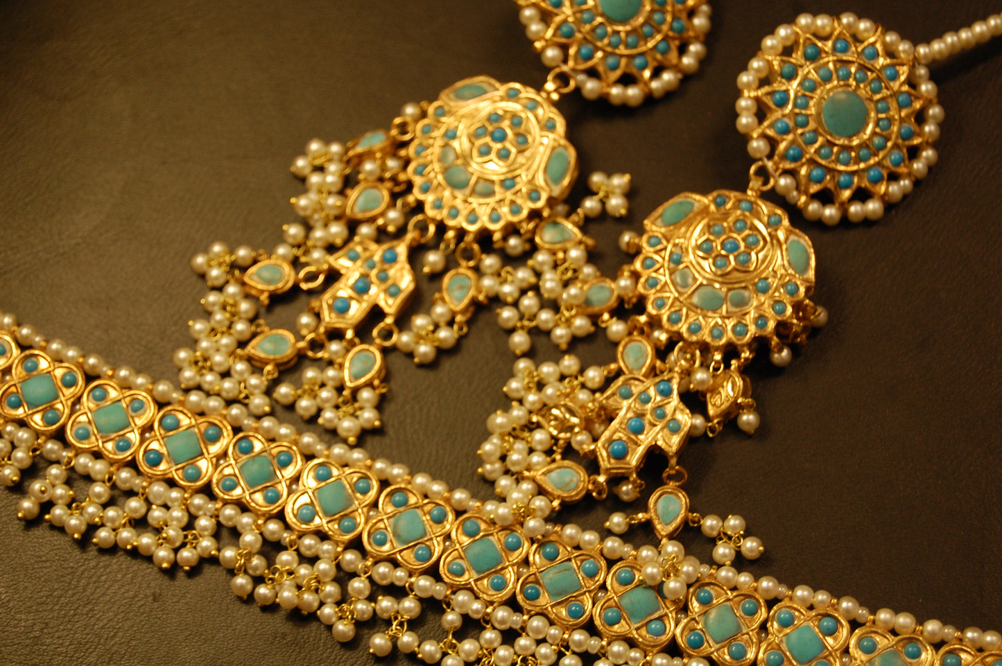 FEROZA & PEARLS CHOKER SET