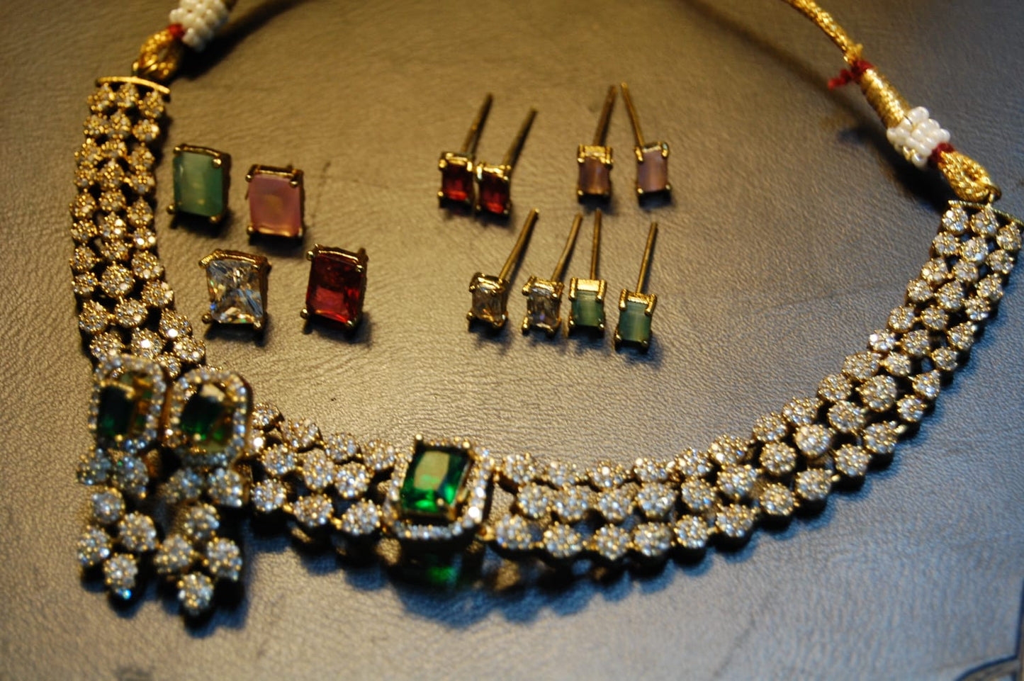 CHANGEABLE EARRINGS & NECKLACE SET