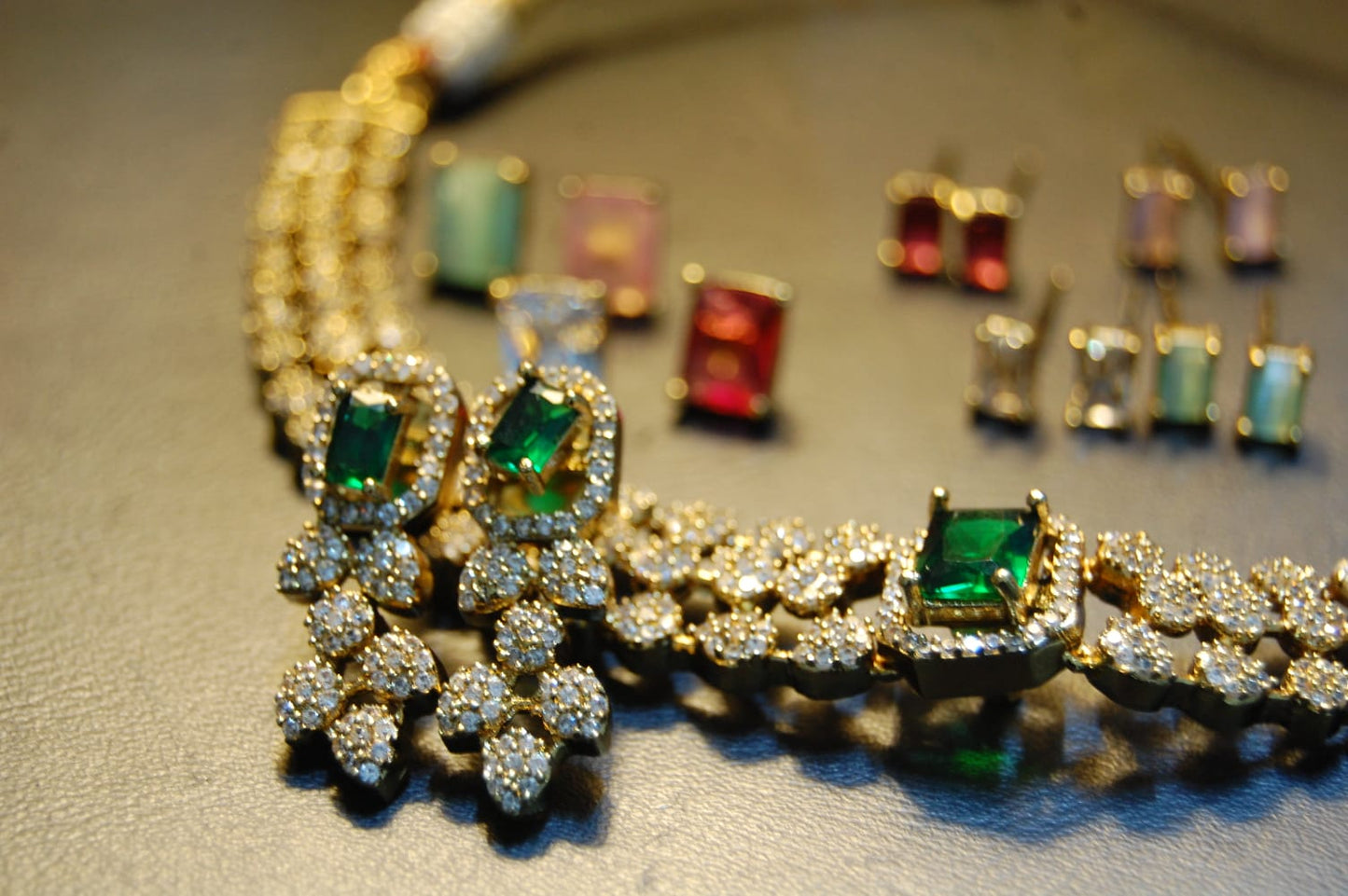 CHANGEABLE EARRINGS & NECKLACE SET