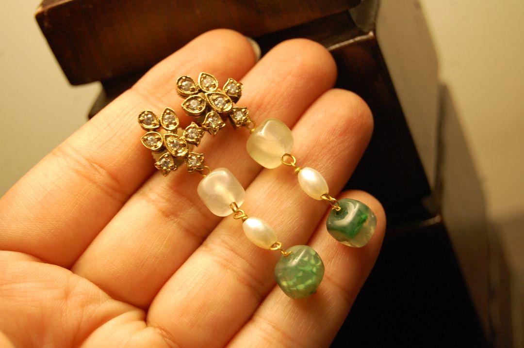 PEARL & JADE GREEN MALA WITH ZIRCON STRING