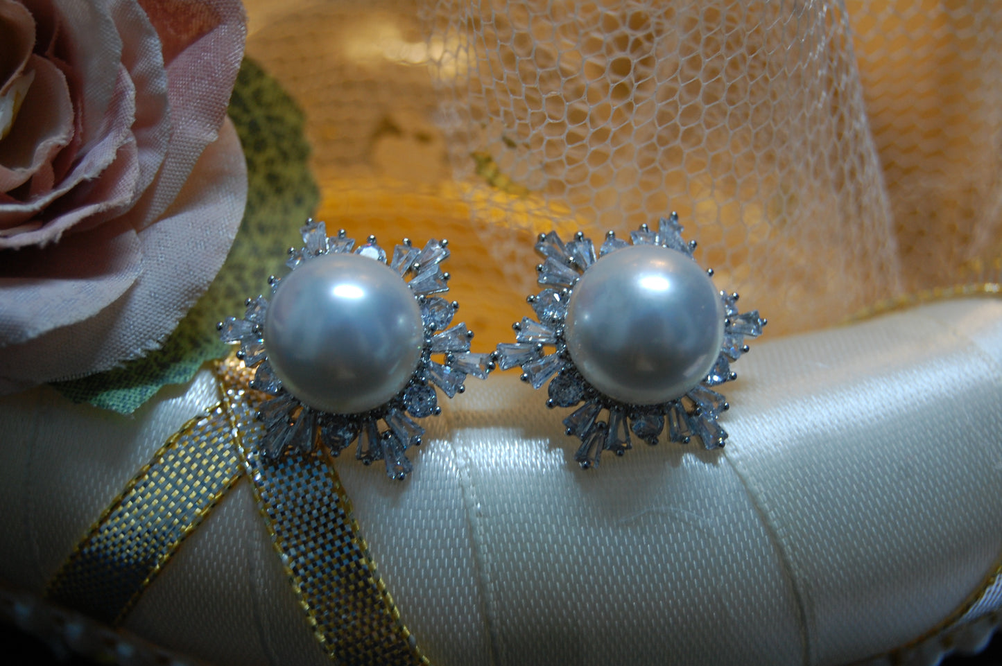 ZIRCON & PEARL EARRINGS