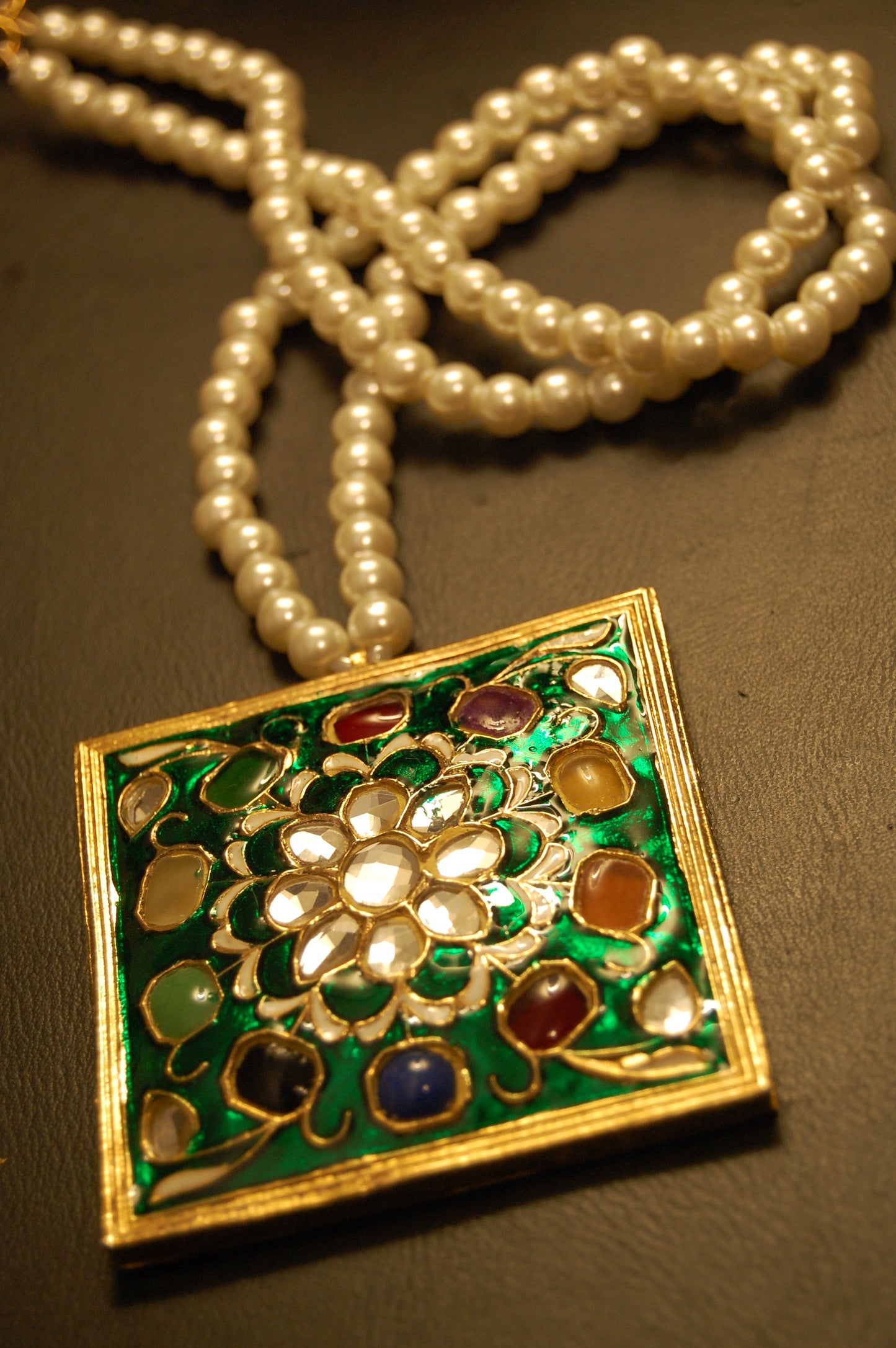 GORGEOUS MALA IN GREEN MEENA & MULTI STONES