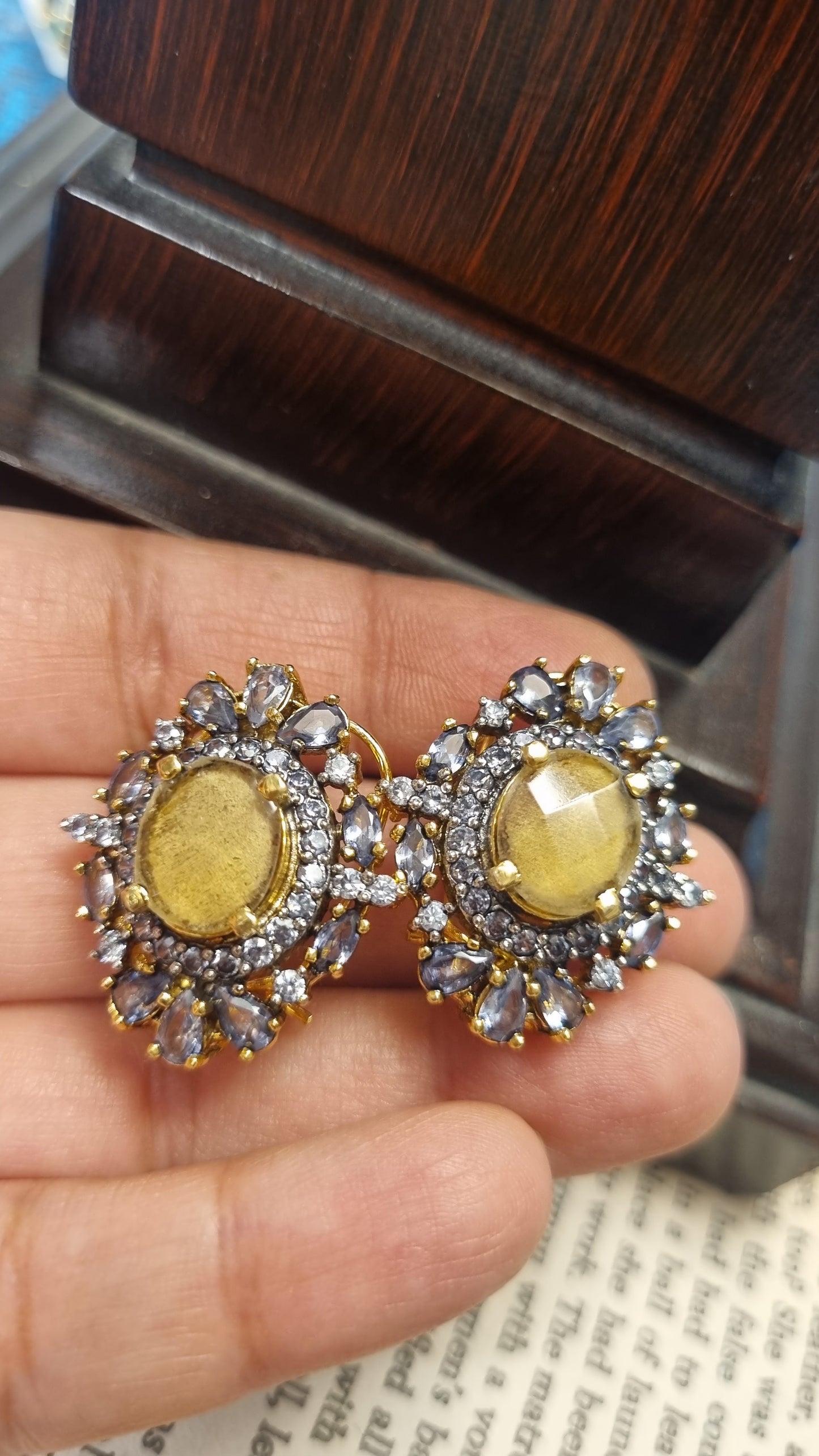 YELLOW STONE EARRINGS