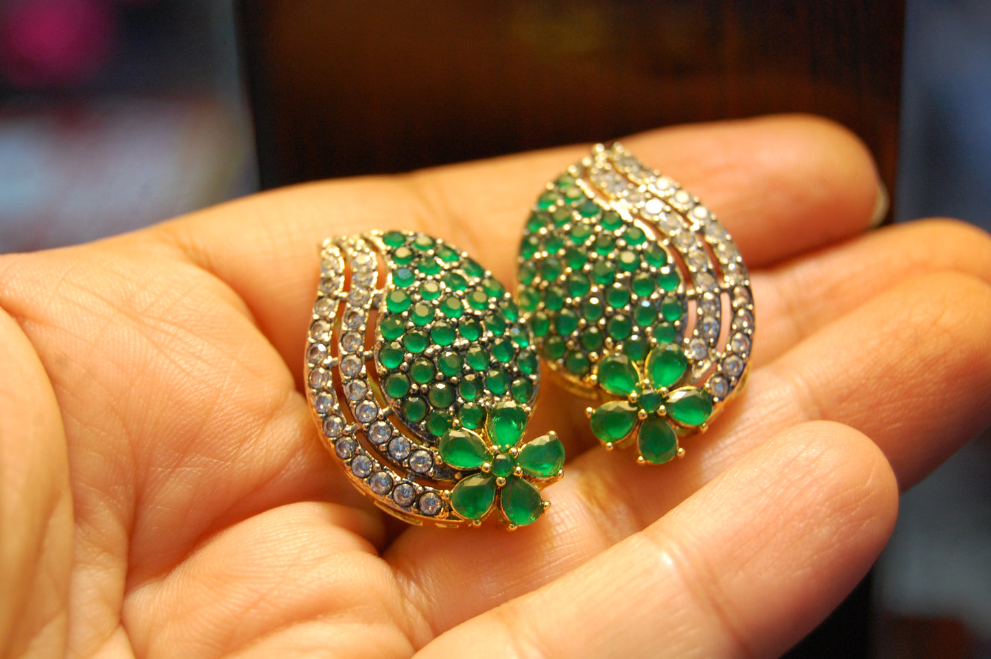 GREEN ZIRCON EARRINGS