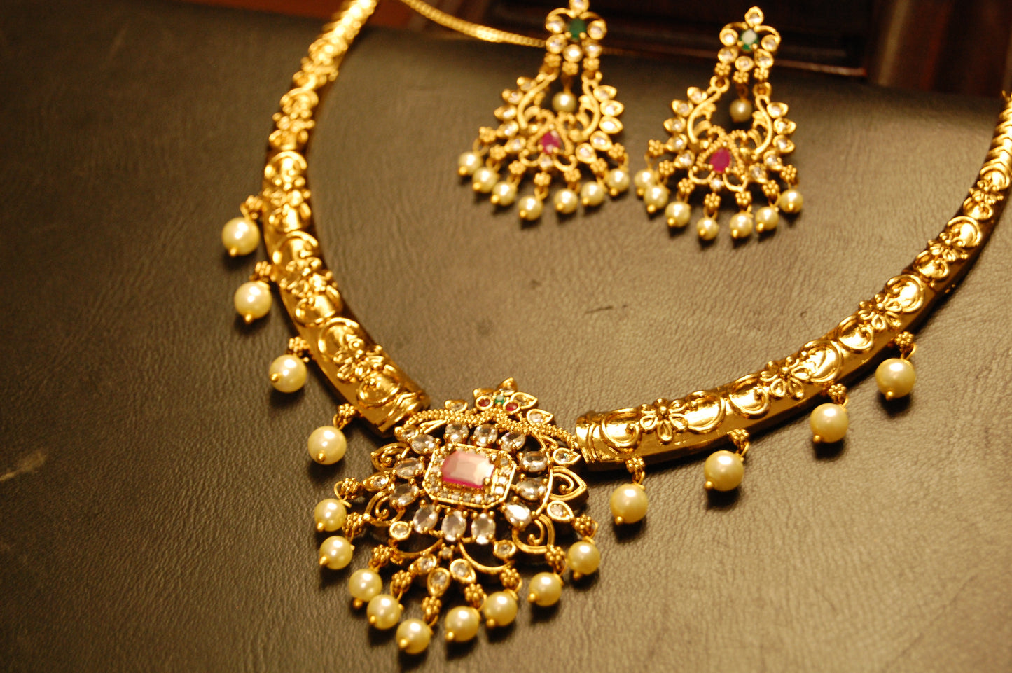 SOUTH INDIAN NECKLACE SET IN RED