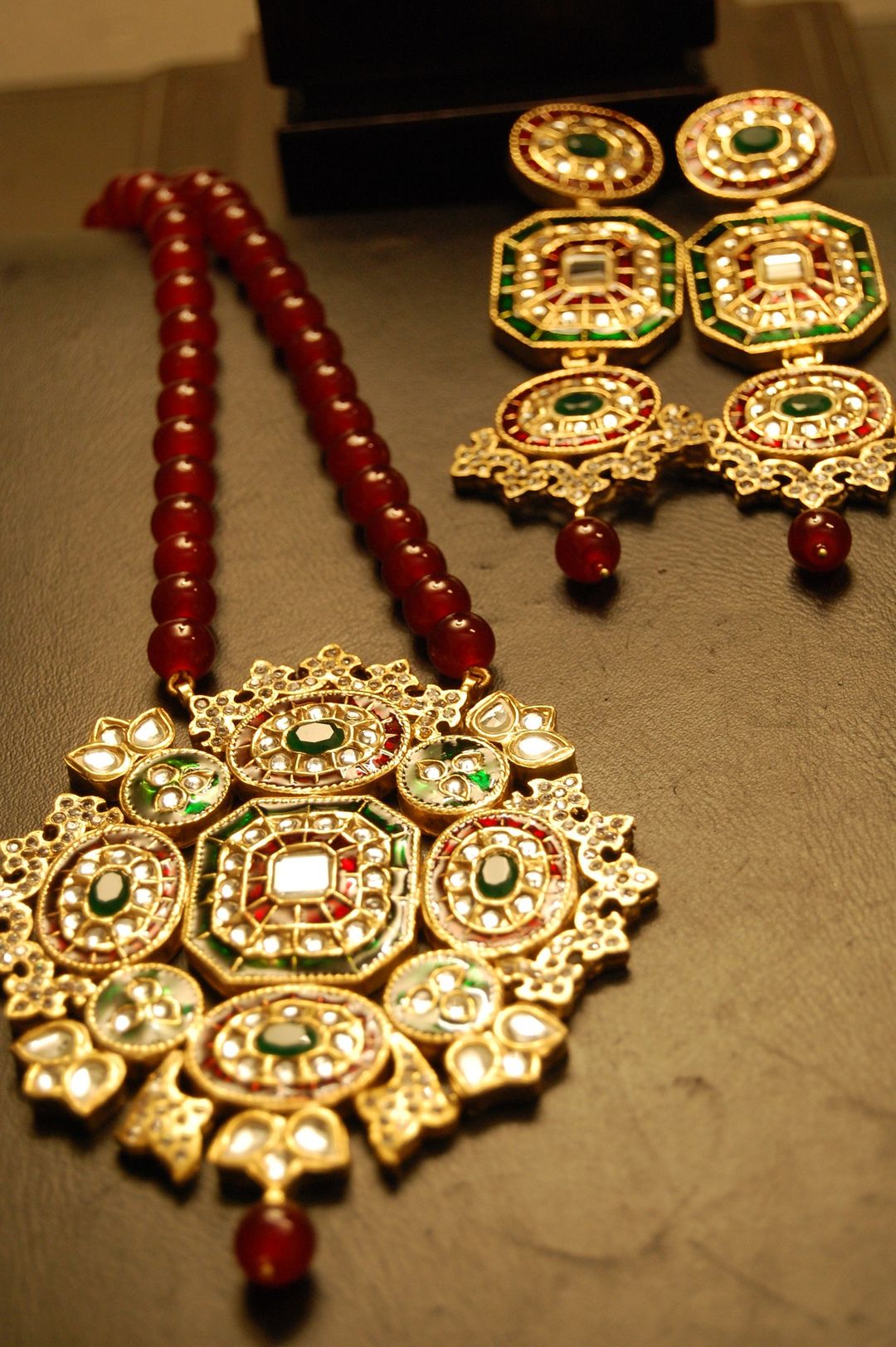 TRADITIONAL MEENA & KUNDAN MALA SET IN RED & GREEN