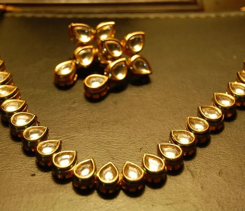 DELICATE KUNDAN SET