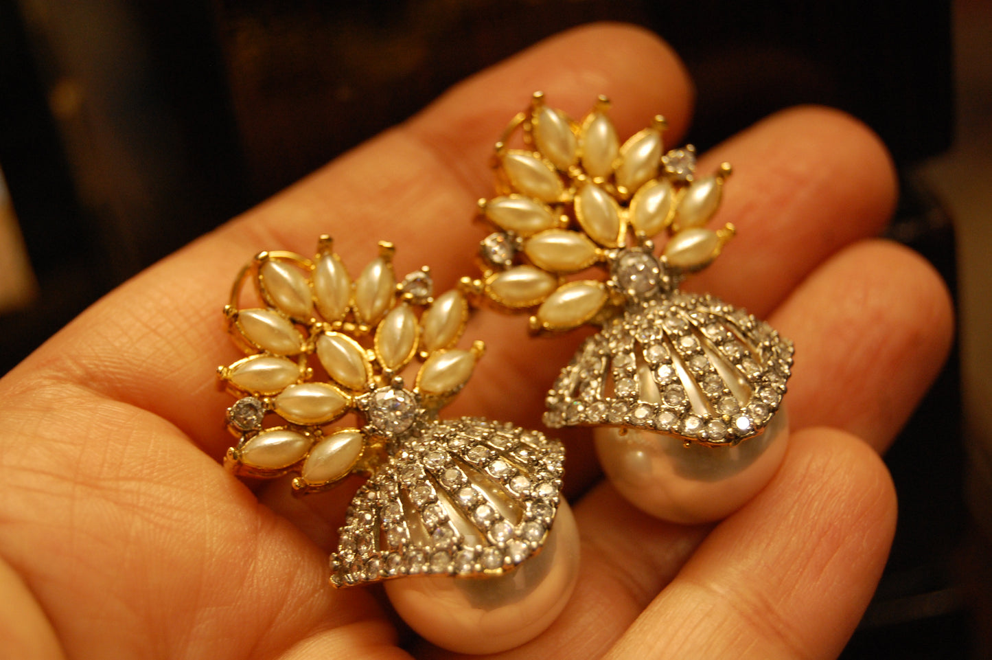 ZIRCON & PEARL EARRINGS