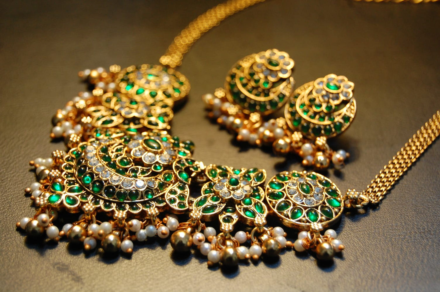 ELEGANT SOUTH INDIAN NECKLACE SET IN GREEN