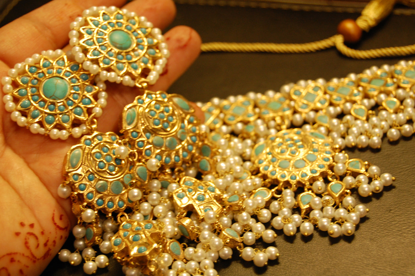 FEROZA & PEARLS CHOKER SET