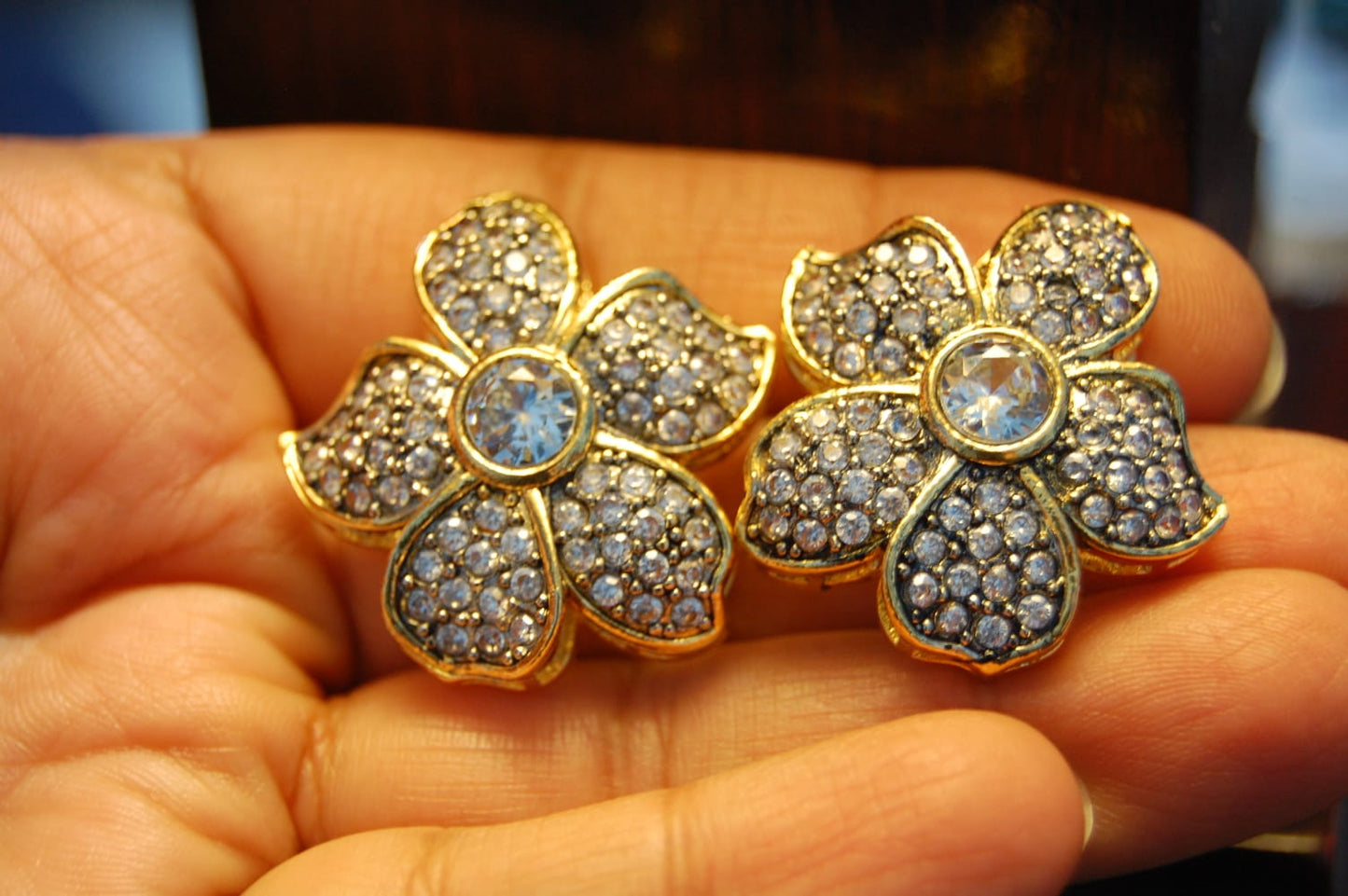 FLORAL ZIRCON EARRINGS