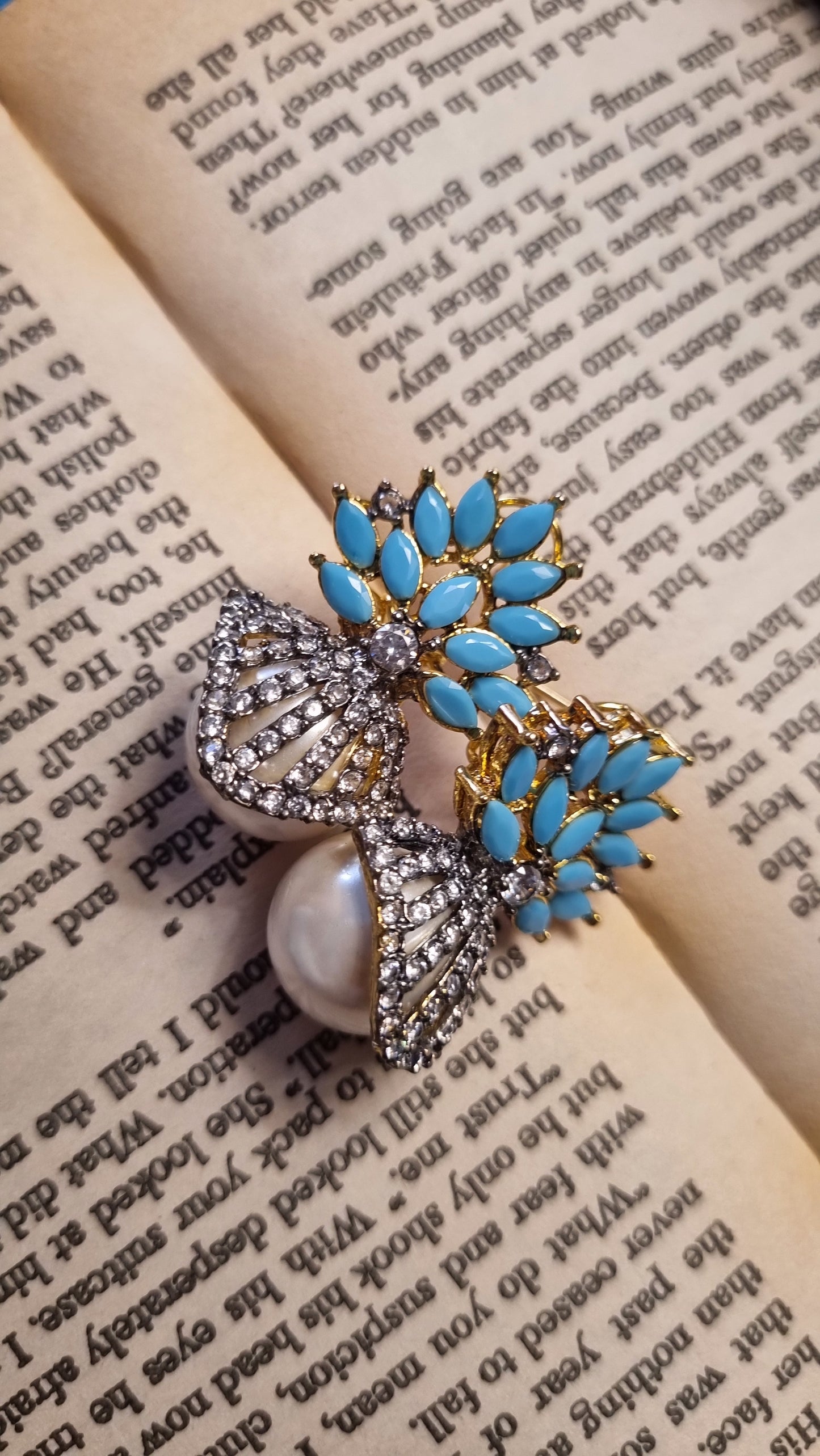 PEARL EARRINGS WITH FEROZY STONES