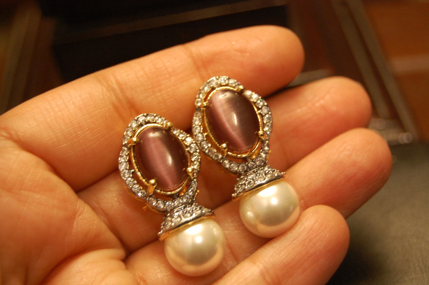 PURPLE EARRINGS IN ZIRCON & PEARLS