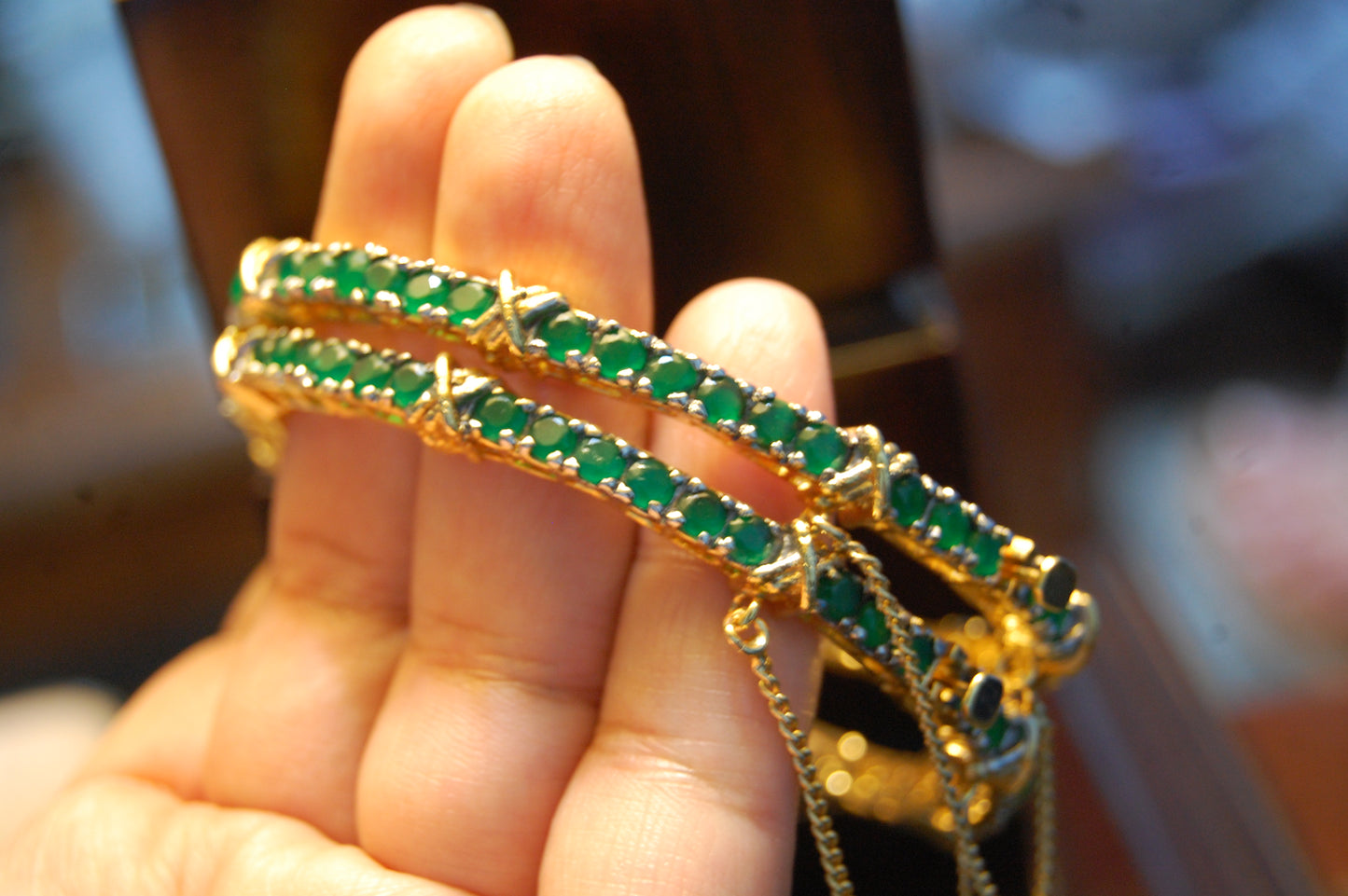 PAIR OF OPENABLE GREEN BANGLES