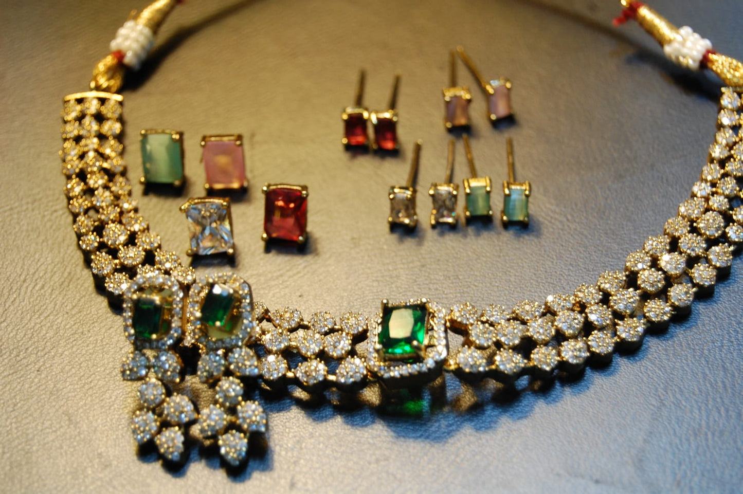 CHANGEABLE EARRINGS & NECKLACE SET